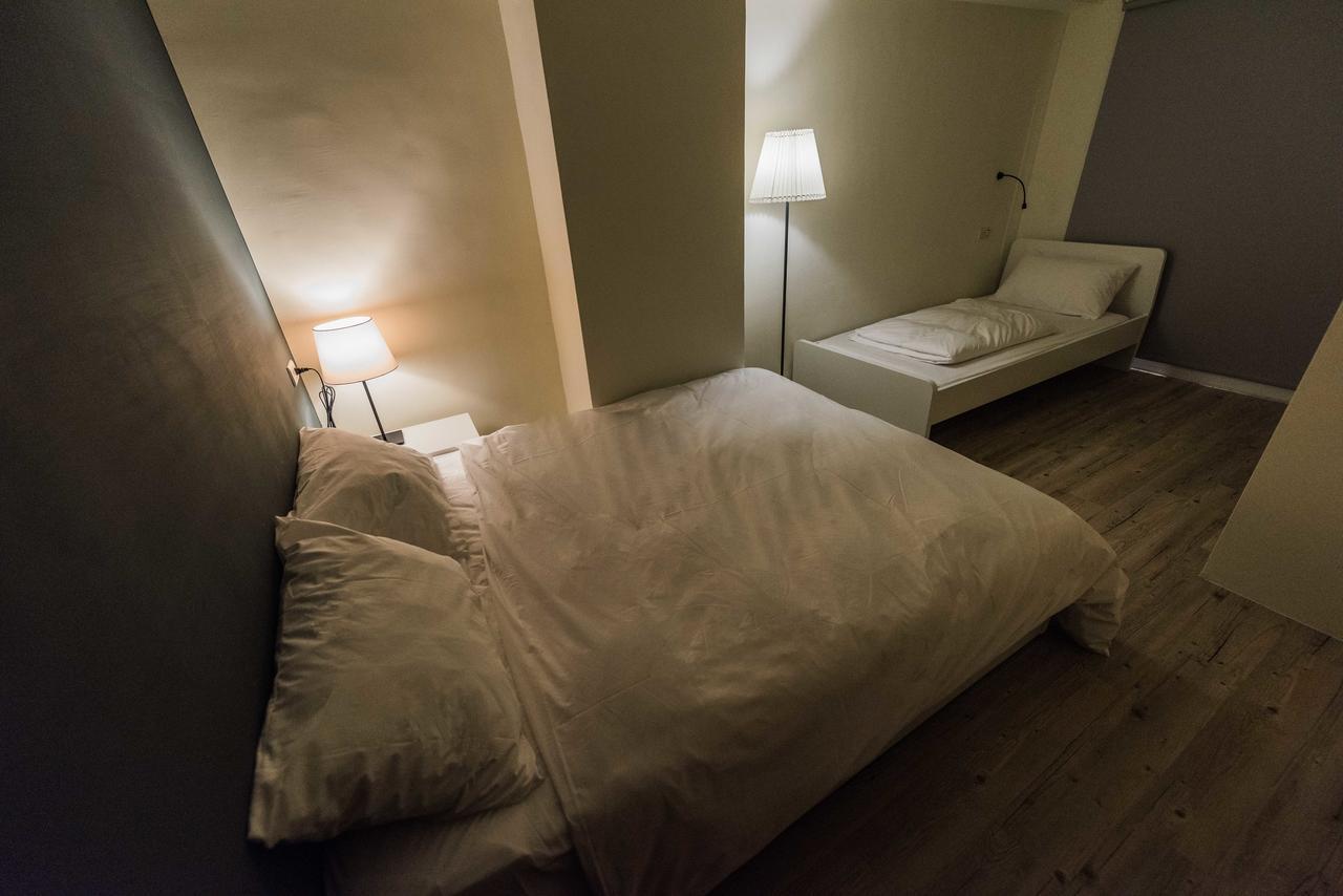 Luftpause Hostel Kaohsiung Bagian luar foto