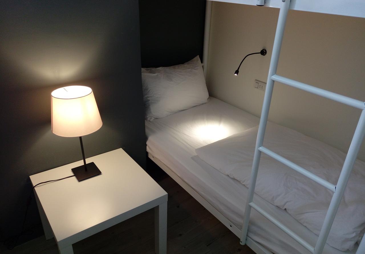 Luftpause Hostel Kaohsiung Bagian luar foto